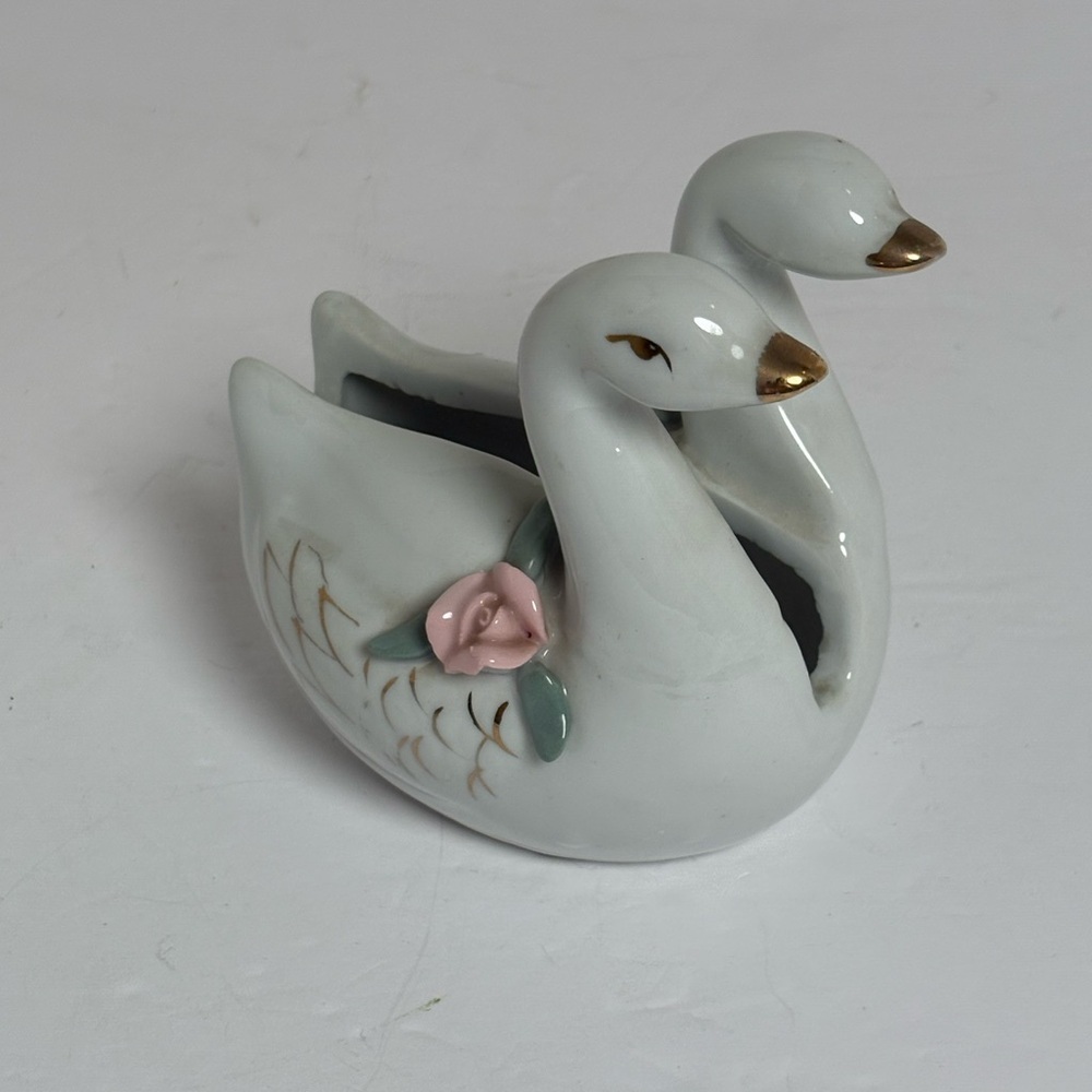 Vintage Dainty White Ceramic Swan Figurine/Napkin Holder with Rose Details